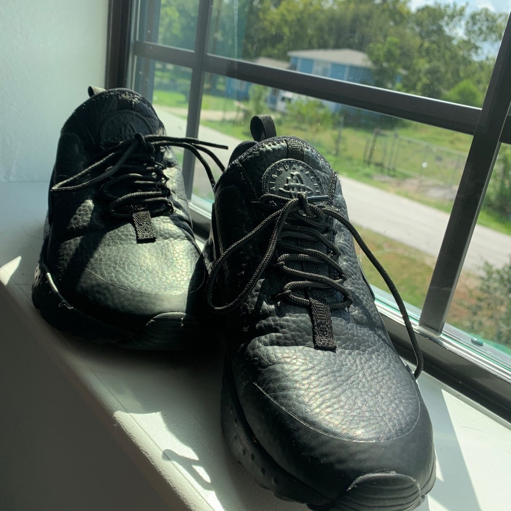 Nike ultralight black huraches